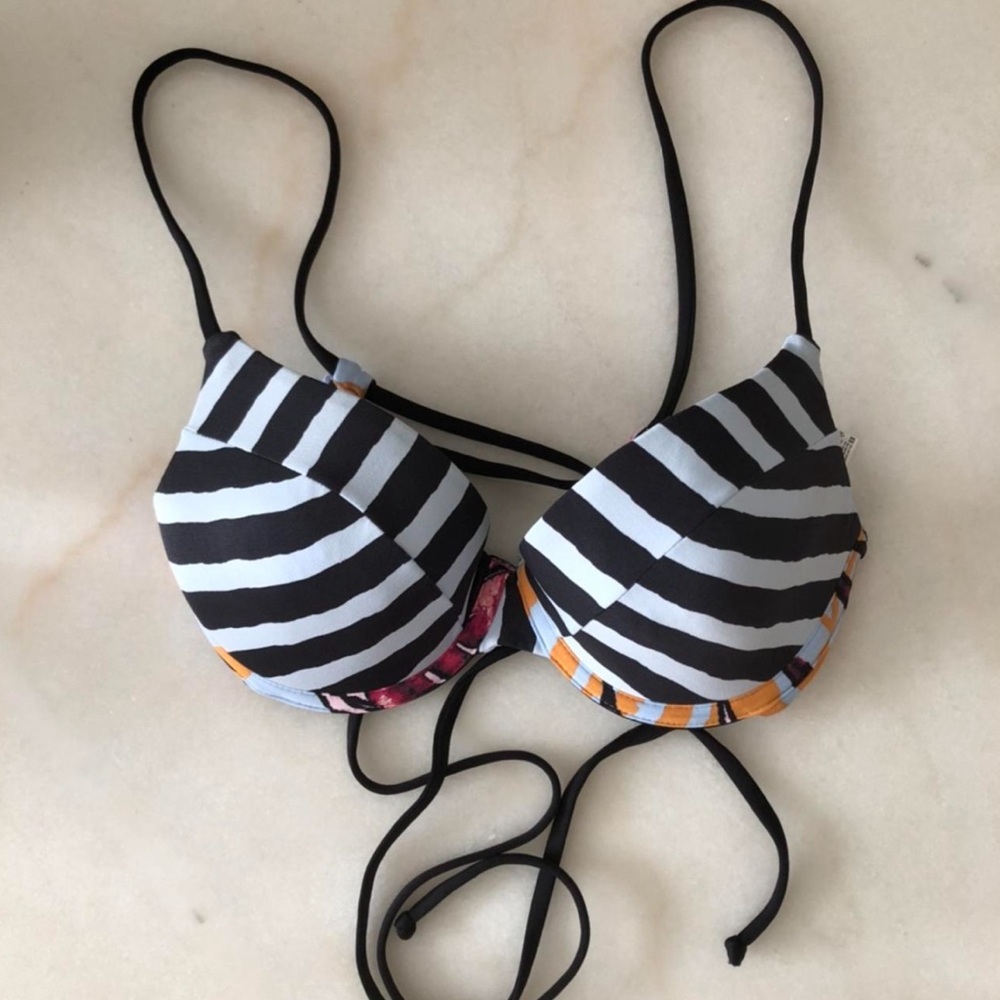 ๐บ Maaji Bikini Set ๐ - Picture 5 of 16
